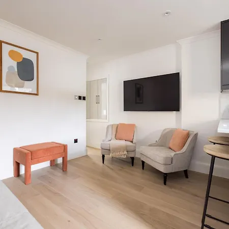The Fulham Broadway Apartment London Exterior photo