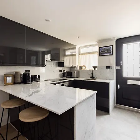 The Fulham Broadway Apartment London Exterior photo