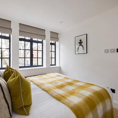 The Fulham Broadway Apartment London Exterior photo